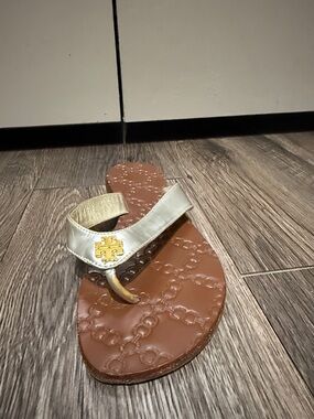 Tory Burch Thora Left Thong Sandal 6m